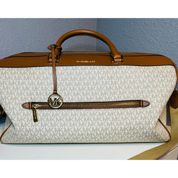 Michael Kors Jet Set Signature Duffle Bag - Monogram MK Logo - Picture 2 of 12